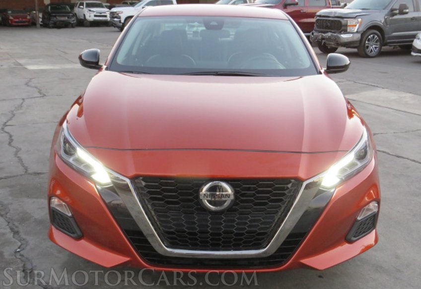 2021 Nissan Altima - Image 11