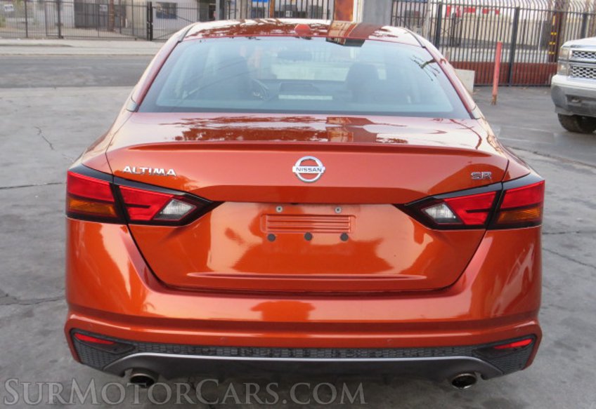 2021 Nissan Altima - Image 12