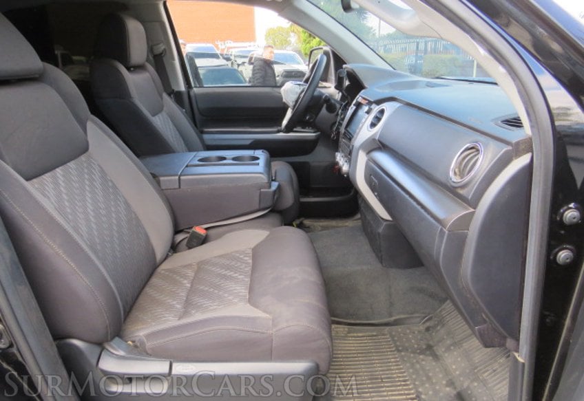 2021 Toyota Tundra - Image 25