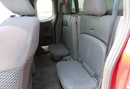 2015 Nissan Frontier - Image 28