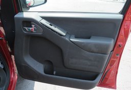 2015 Nissan Frontier - Image 41