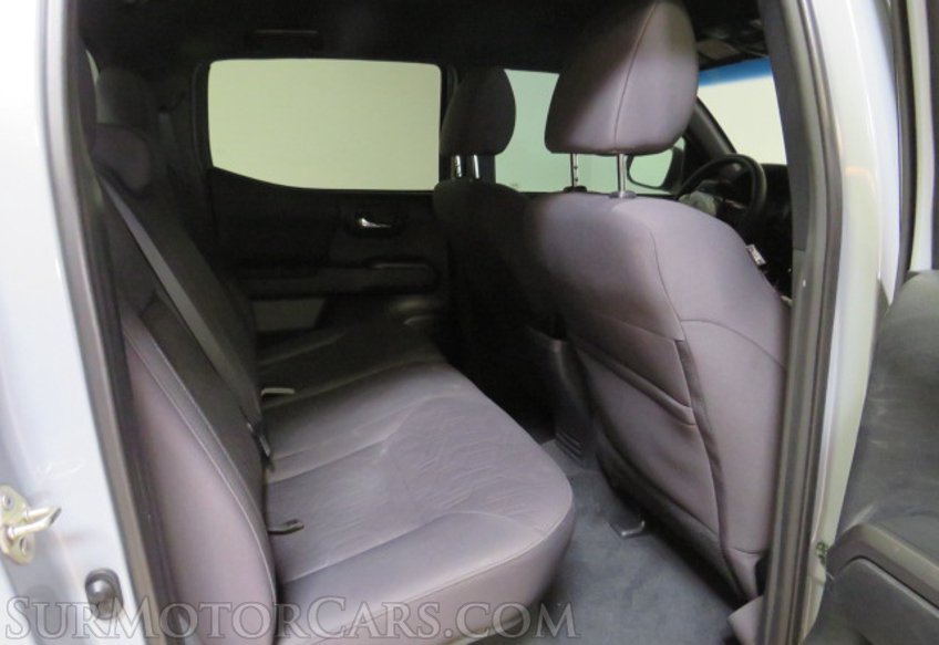 2019 Toyota Tacoma - Image 28