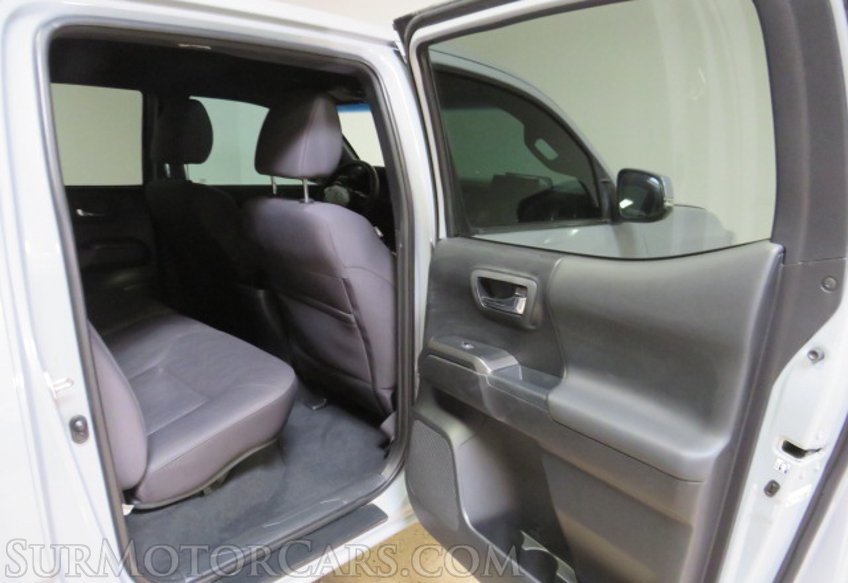 2019 Toyota Tacoma - Image 22