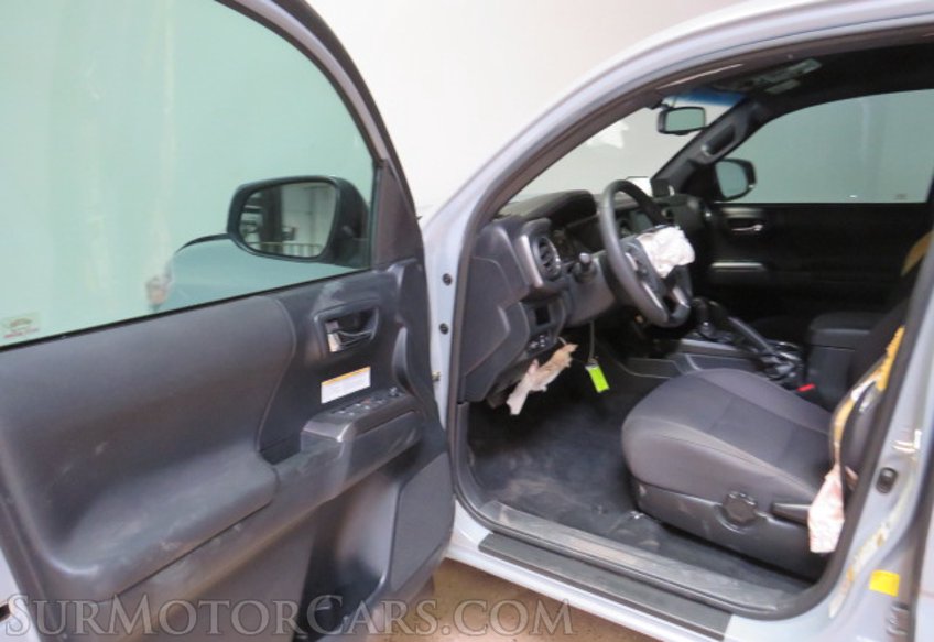 2019 Toyota Tacoma - Image 19