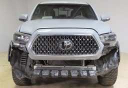 2019 Toyota Tacoma - Image 11