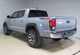 2019 Toyota Tacoma - Image 9