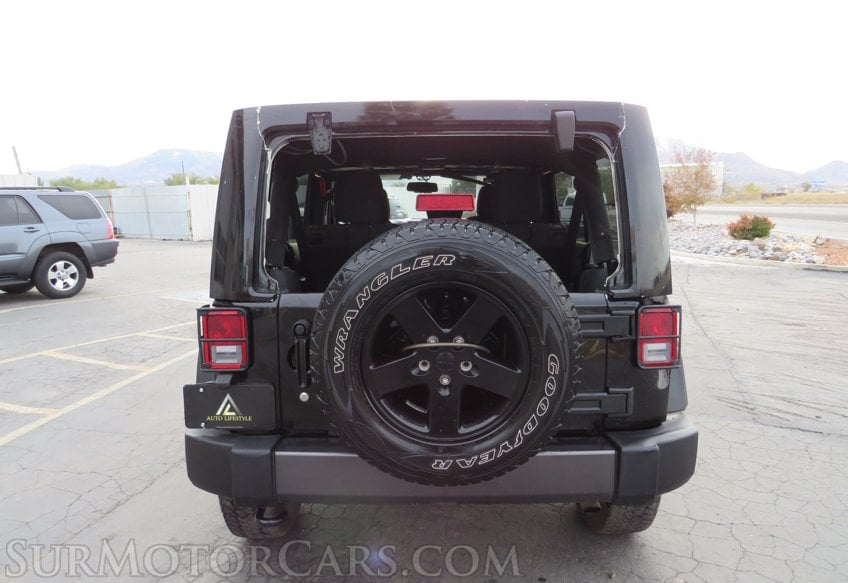 2016 Jeep Wrangler Unlimited - Image 12