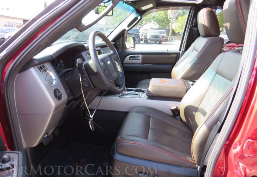 2017 Ford Expedition - Image 28