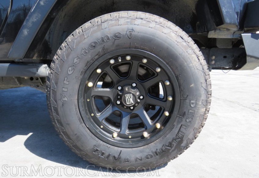 2009 Jeep Wrangler - Image 18