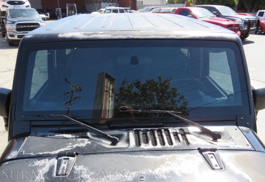 2009 Jeep Wrangler - Image 17