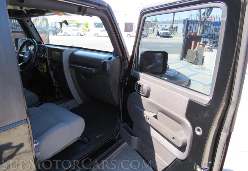 2009 Jeep Wrangler - Image 20