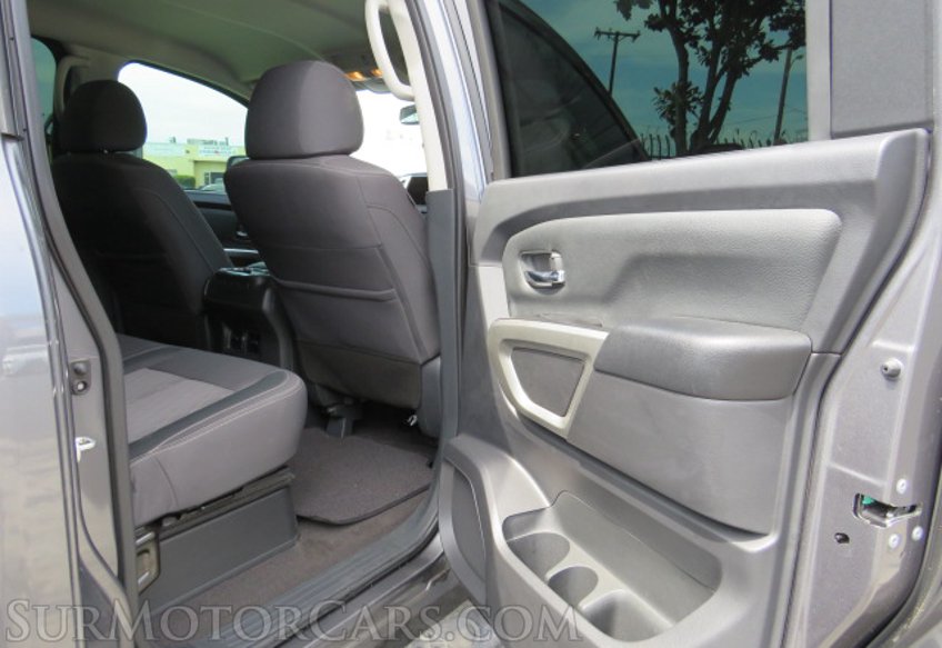 2021 Nissan Titan - Image 25