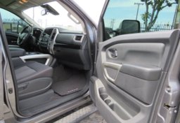 2021 Nissan Titan - Image 23