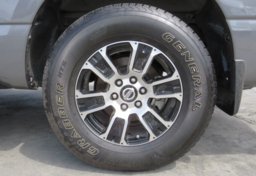 2021 Nissan Titan - Image 21