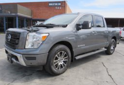 2021 Nissan Titan - Image 3