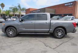 2021 Nissan Titan - Image 5