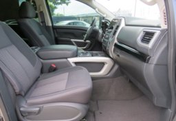 2021 Nissan Titan - Image 27