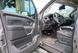 2021 Nissan Titan - Image 22