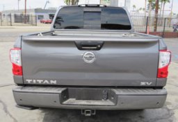 2021 Nissan Titan - Image 12