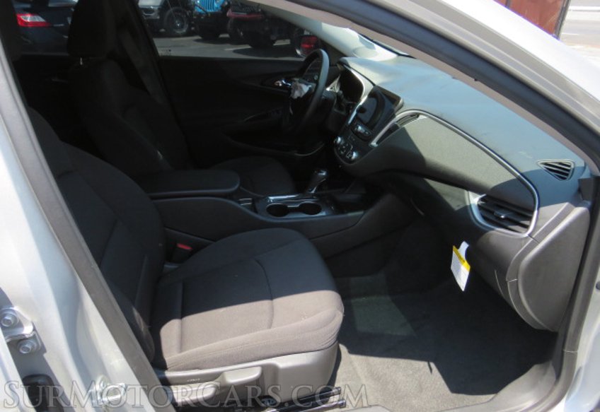 2020 Chevrolet Malibu - Image 25