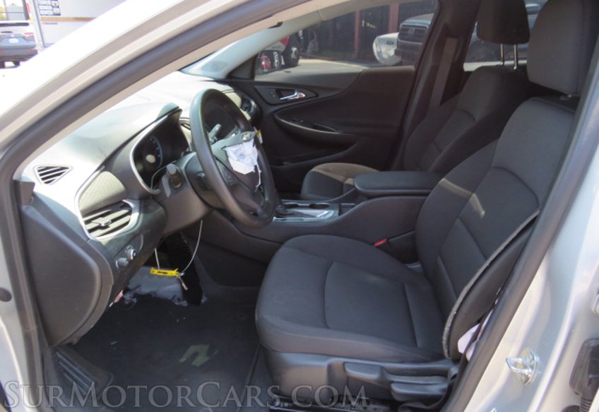 2020 Chevrolet Malibu - Image 24