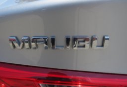 2020 Chevrolet Malibu - Image 17