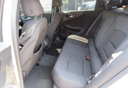2020 Chevrolet Malibu - Image 28