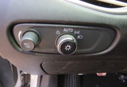 2020 Chevrolet Malibu - Image 34