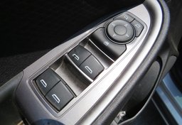 2020 Chevrolet Malibu - Image 35