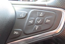 2020 Chevrolet Malibu - Image 31