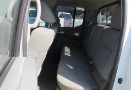 2021 Nissan Frontier - Image 30