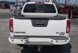 2021 Nissan Frontier - Image 12