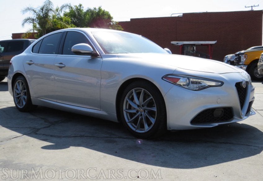 2017 Alfa Romeo Giulia - Image 4