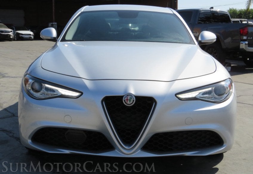 2017 Alfa Romeo Giulia - Image 11