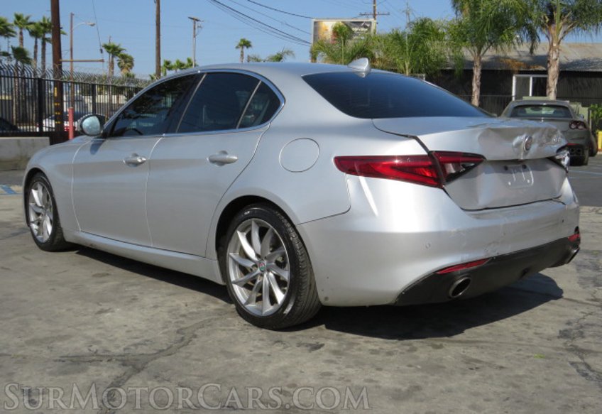 2017 Alfa Romeo Giulia - Image 10