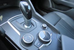 2017 Alfa Romeo Giulia - Image 36
