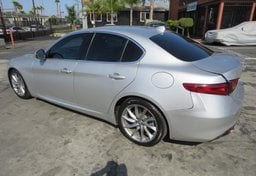 2017 Alfa Romeo Giulia - Image 8