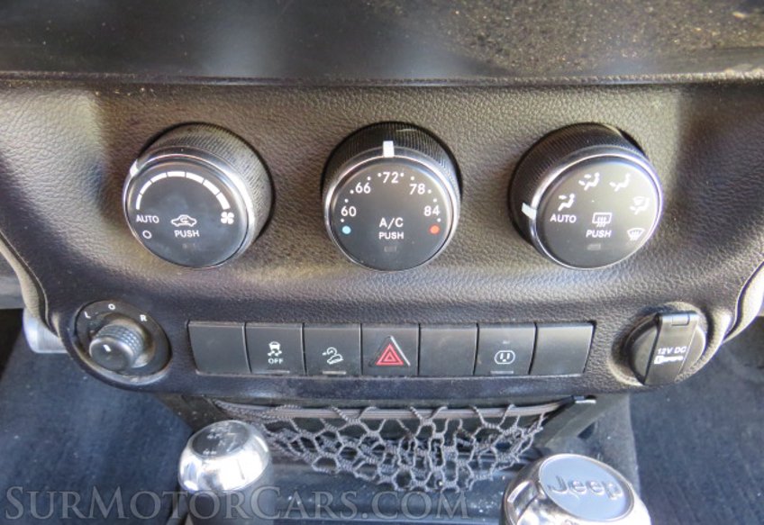 2015 Jeep Wrangler Unlimited - Image 34