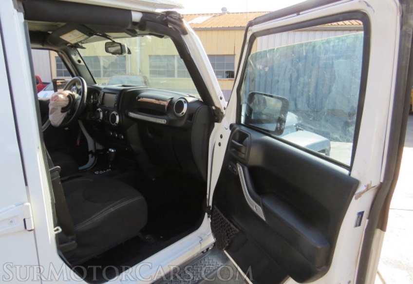 2015 Jeep Wrangler Unlimited - Image 19