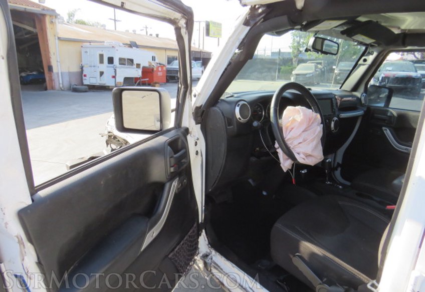 2015 Jeep Wrangler Unlimited - Image 18