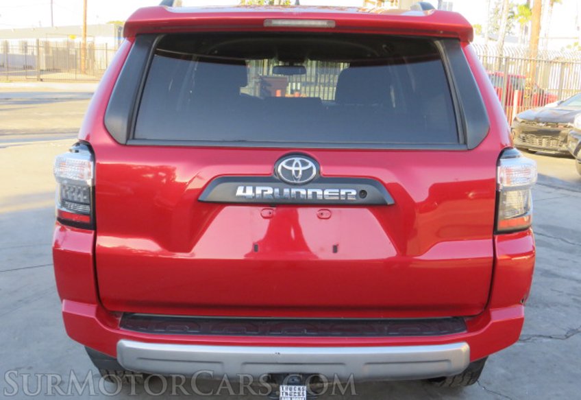 2020 Toyota 4Runner - Image 12