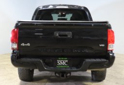 2022 Toyota Tacoma - Image 12