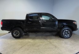 2022 Toyota Tacoma - Image 10