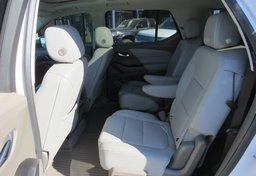 2020 Chevrolet Traverse - Image 31