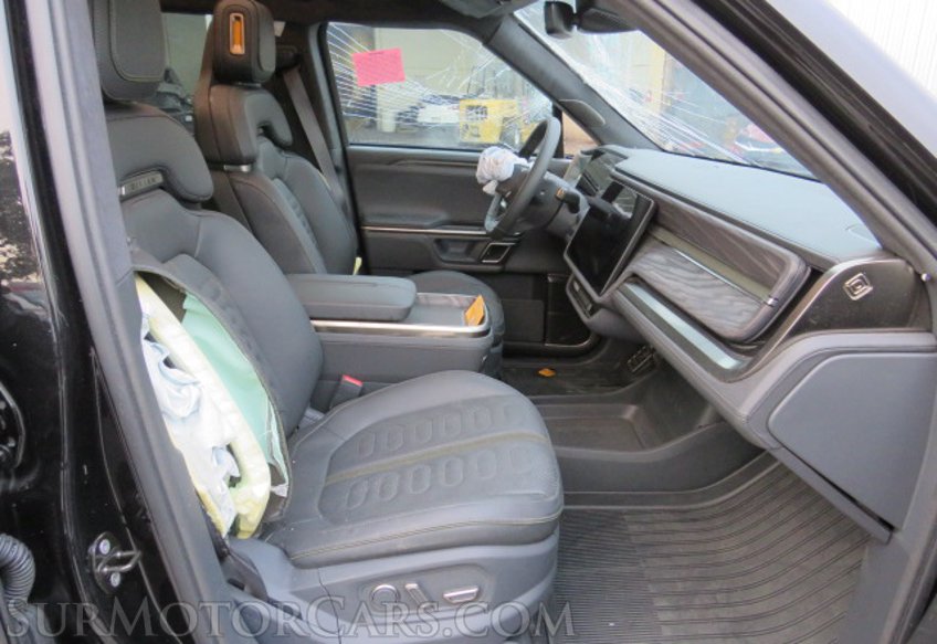 2022 Rivian R1T - Image 25