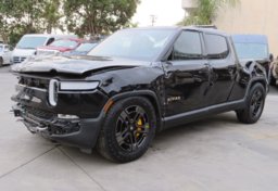 2022 Rivian R1T - Image 3