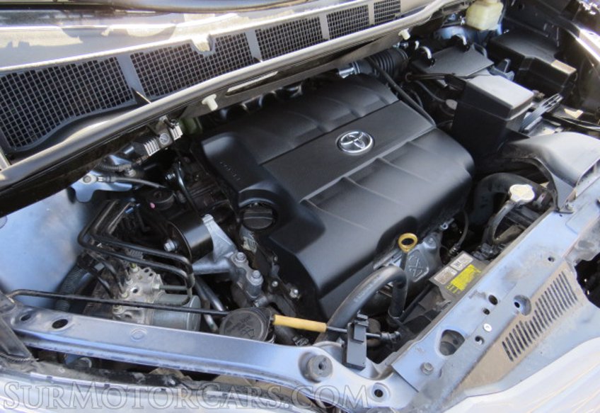 2015 Toyota Sienna - Image 55