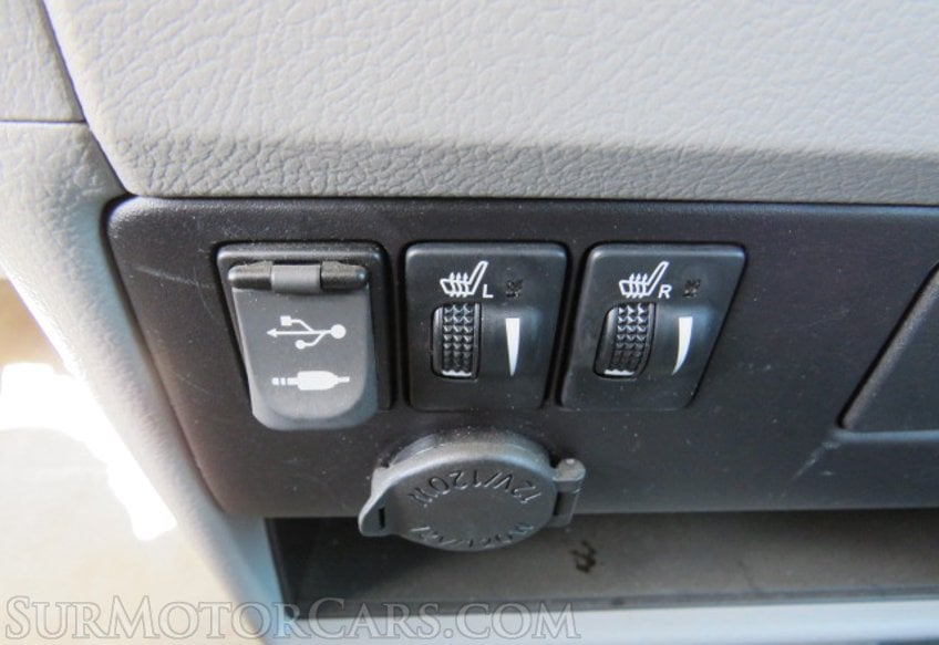 2015 Toyota Sienna - Image 40