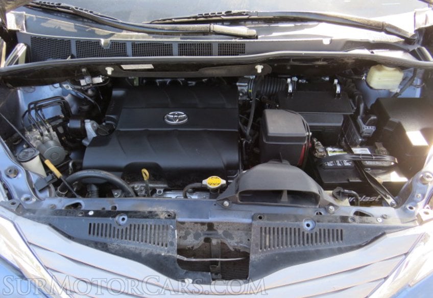 2015 Toyota Sienna - Image 56