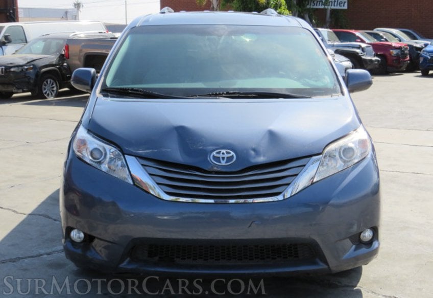 2015 Toyota Sienna - Image 15